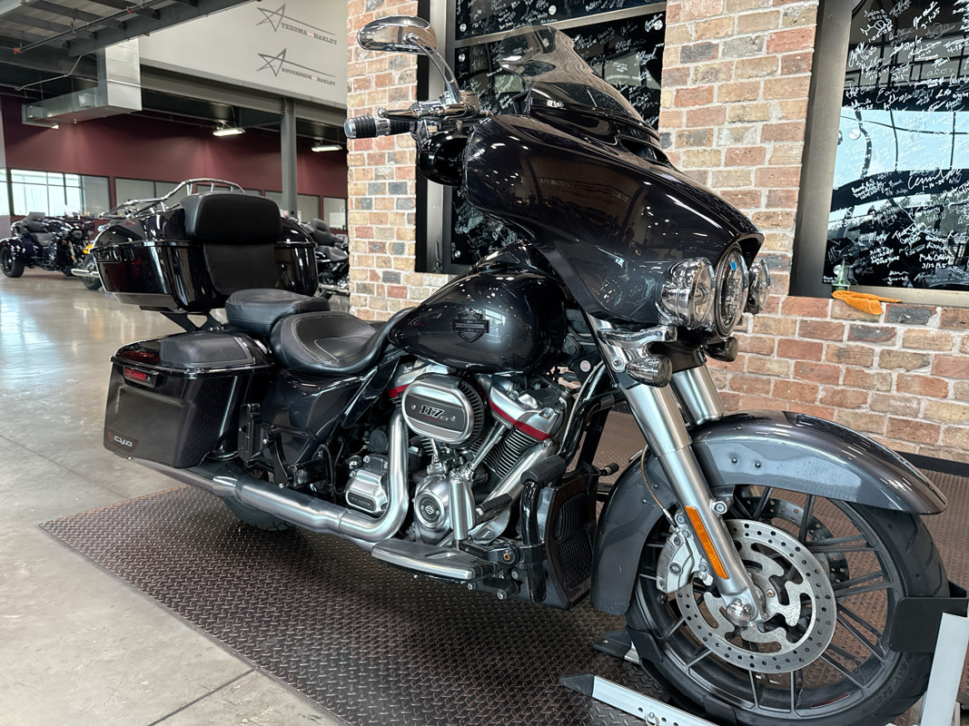 CVO® Street Glide®
