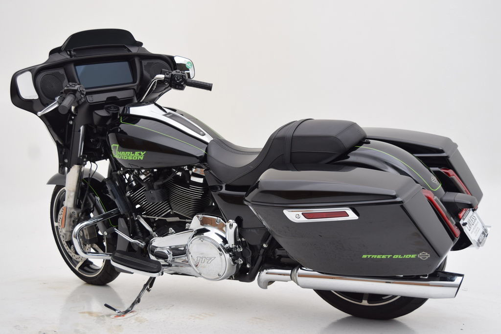 Street Glide®