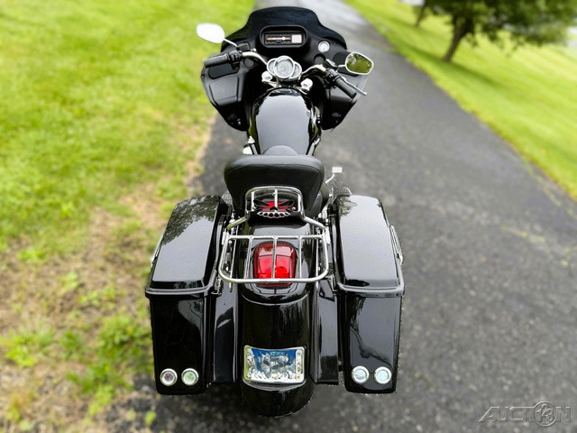 V-Rod® - Black Frame