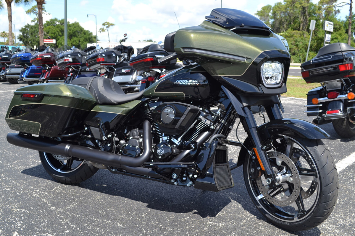 Street Glide®