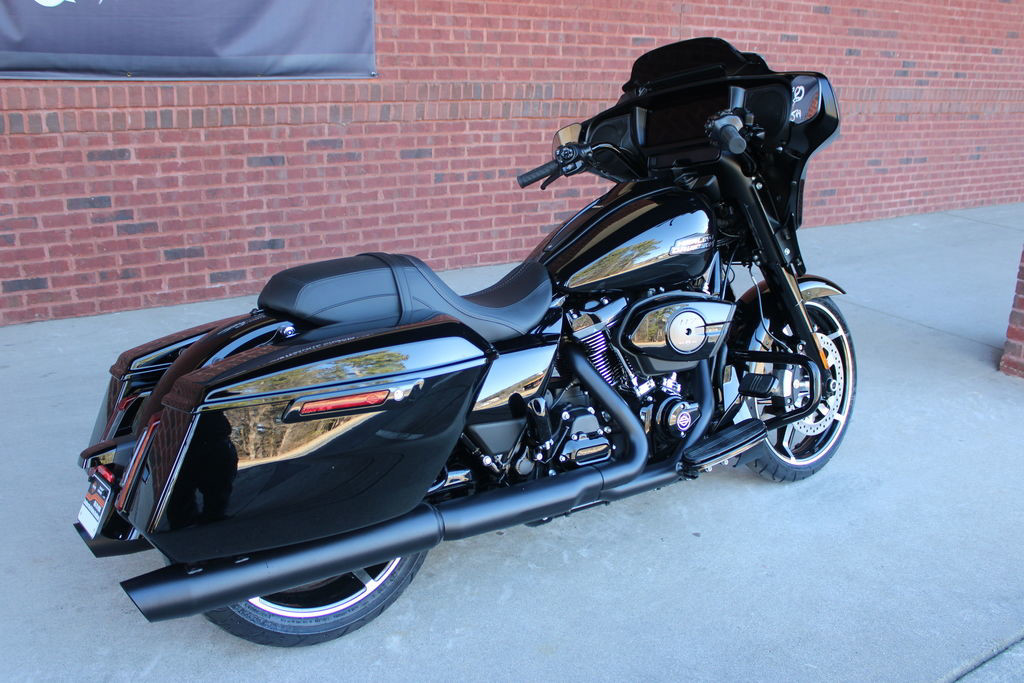 Street Glide®