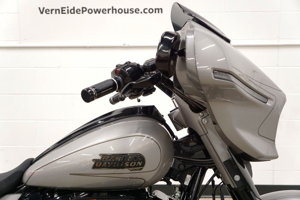 CVO® Street Glide®