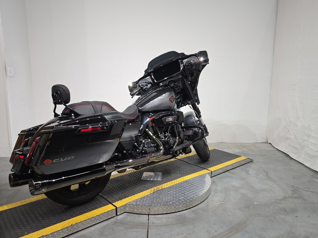 CVO® Street Glide®