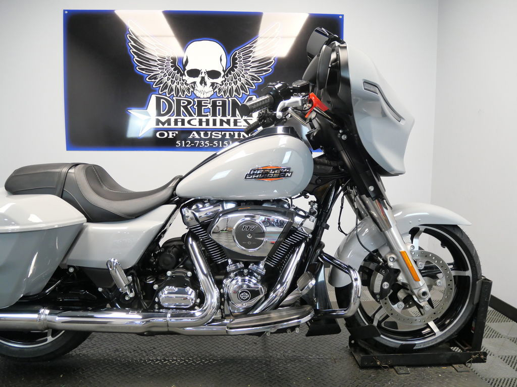 Street Glide®