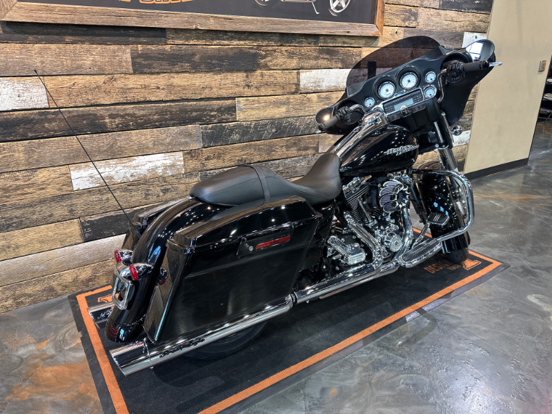 Street Glide®