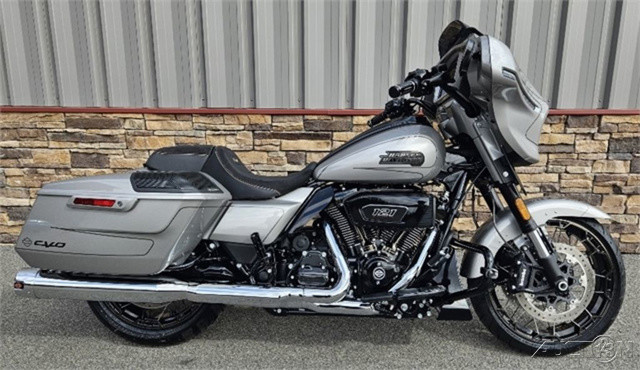 CVO® Street Glide®
