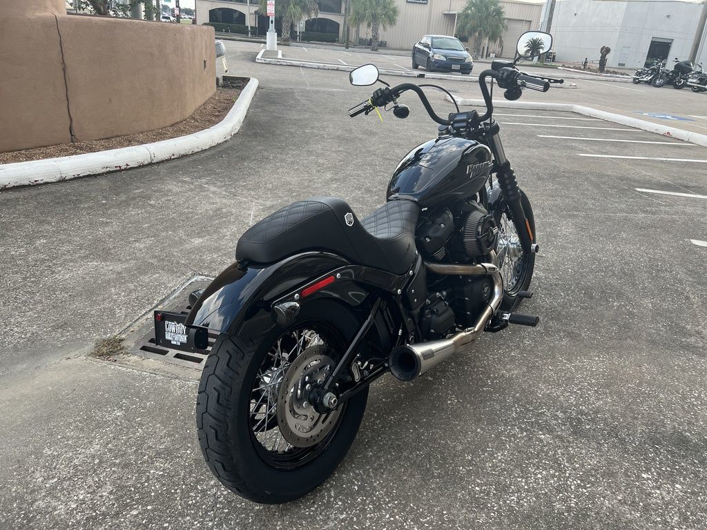 Softail® Street Bob®