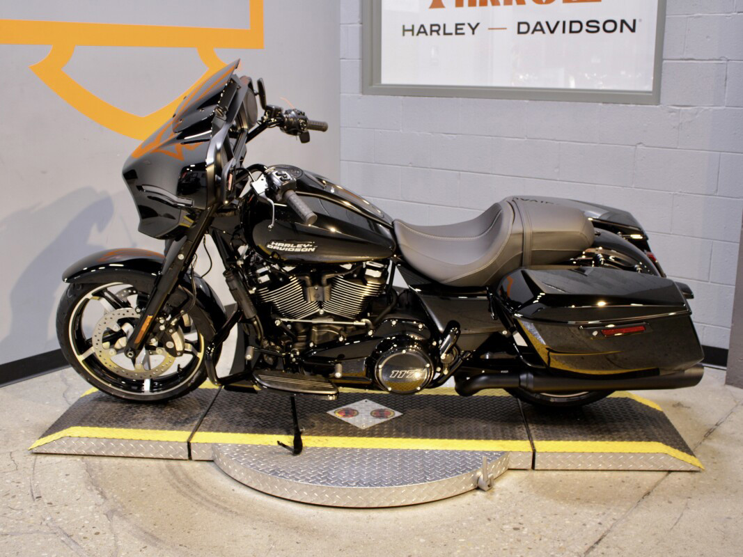 Street Glide®