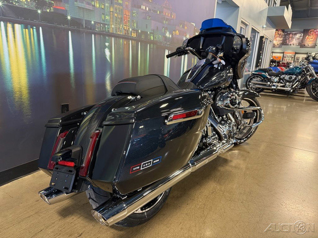 Street Glide®