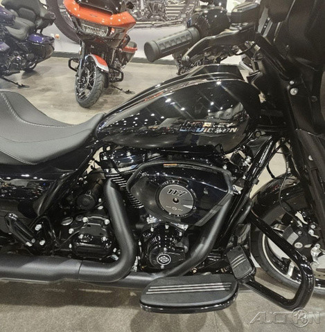 Street Glide®