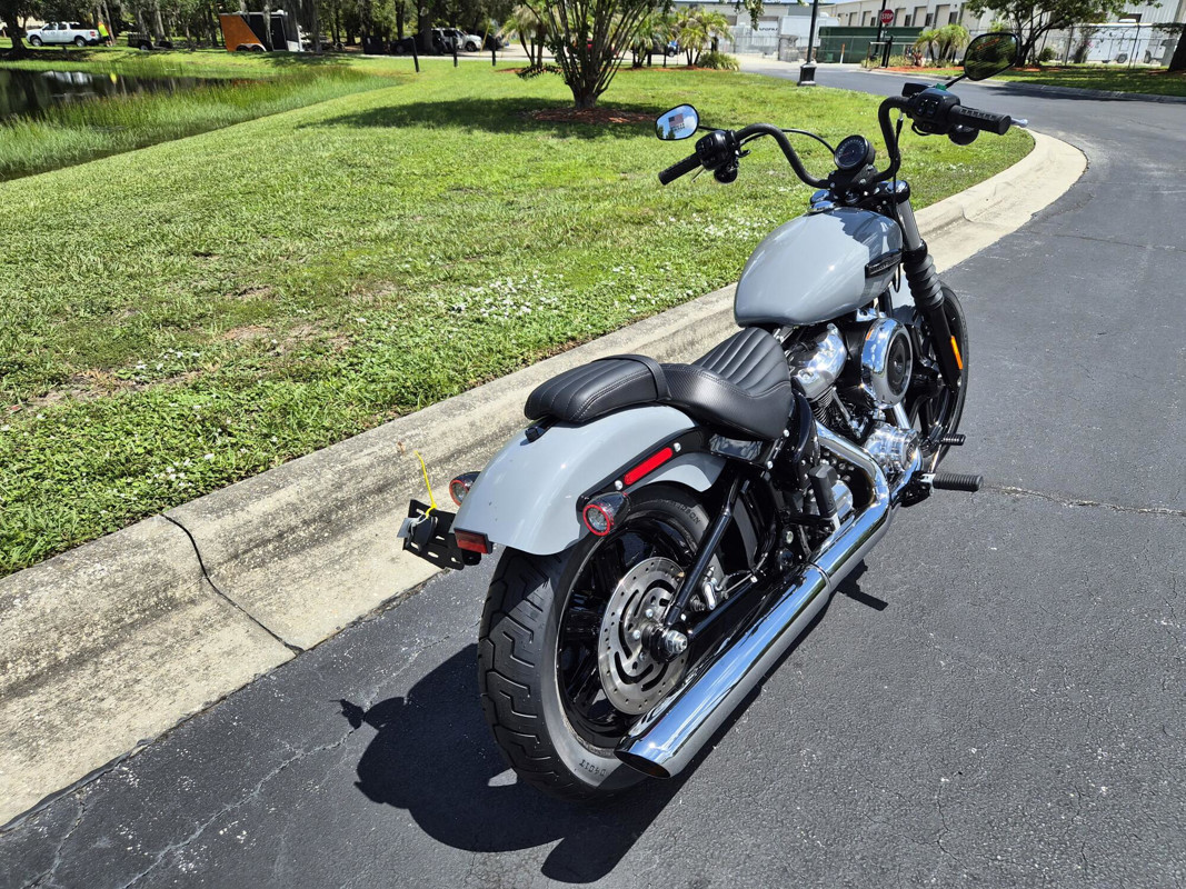 Street Bob®
