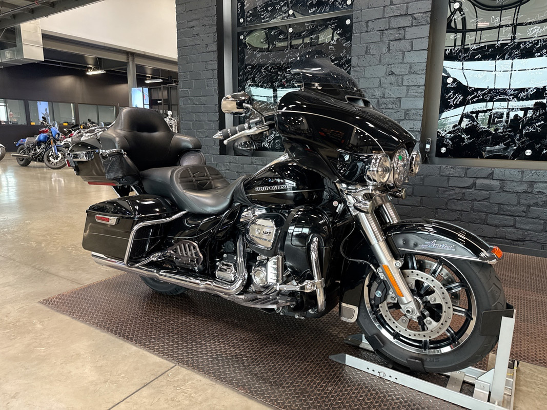 Electra Glide® Ultra Limited® Low