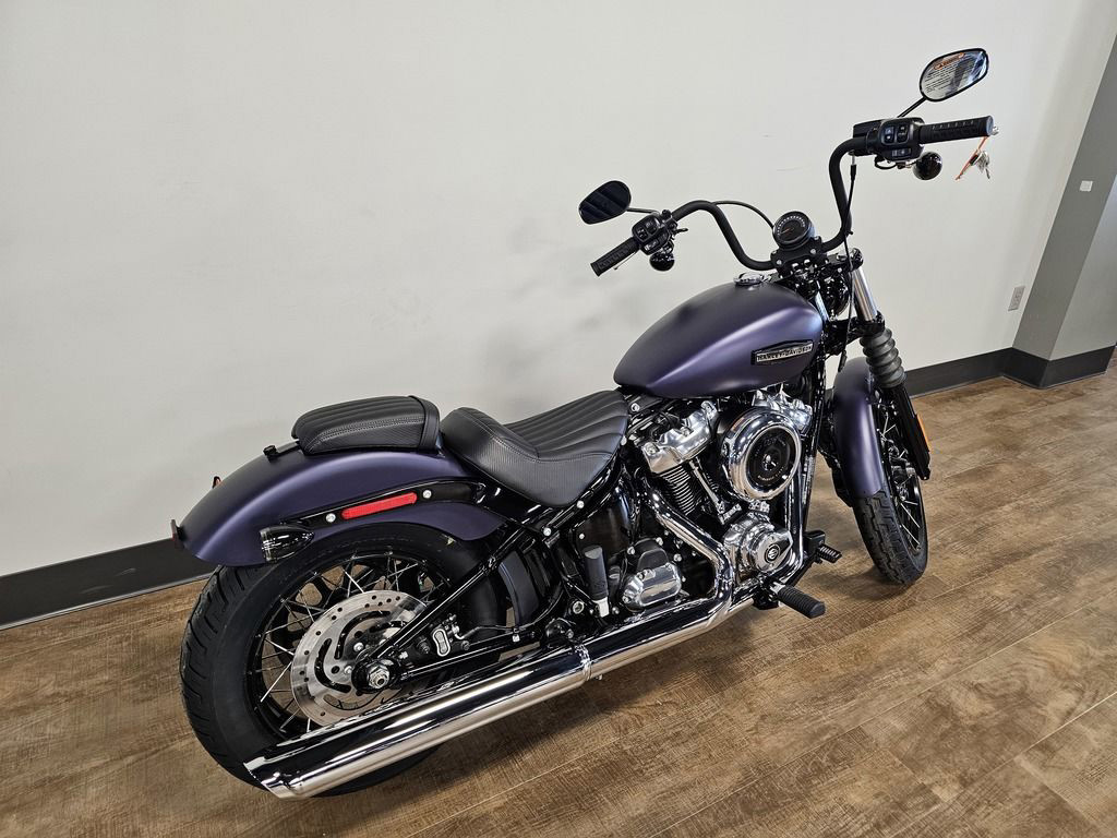 Street Bob®