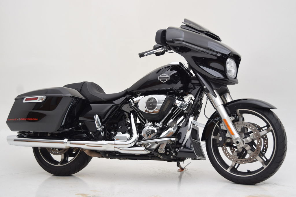 Street Glide®