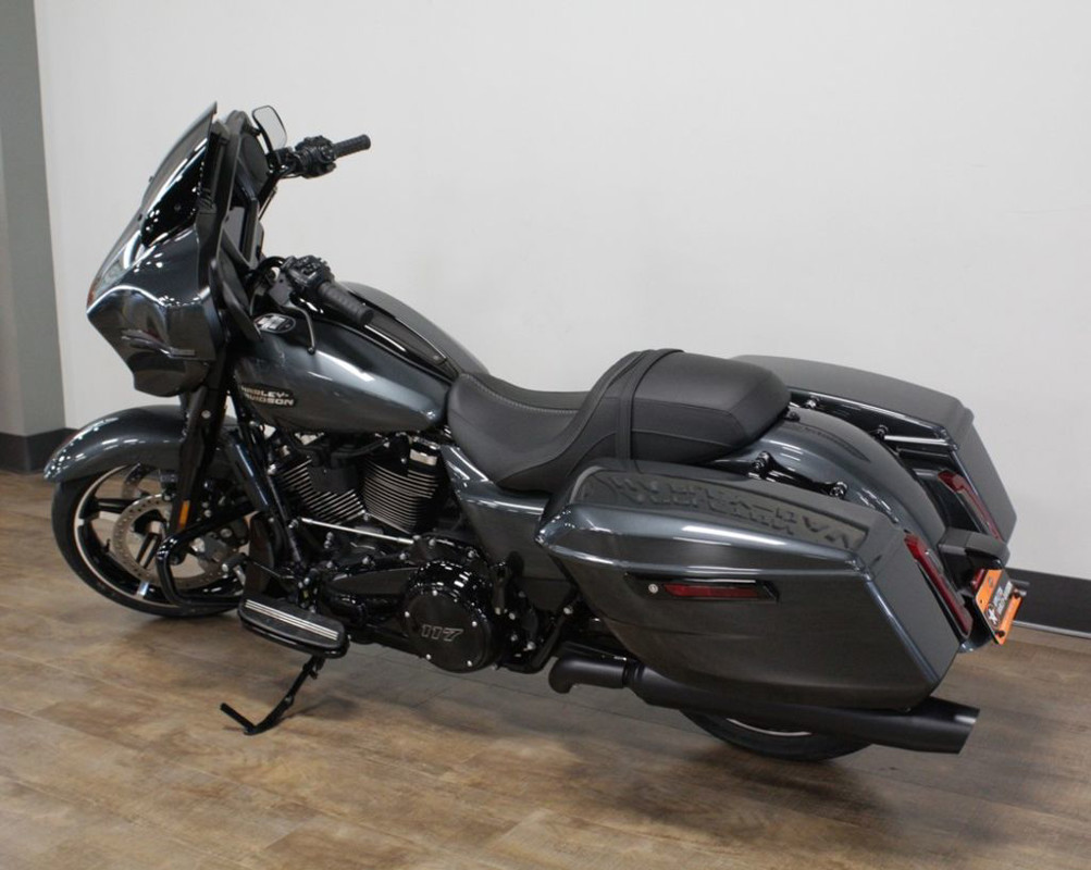 Street Glide®