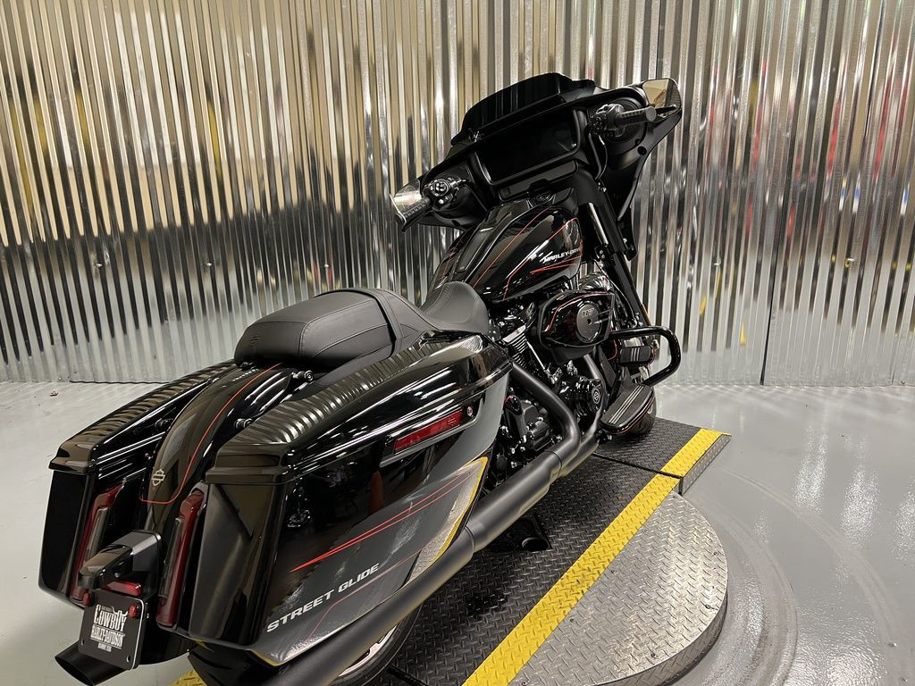 Street Glide®