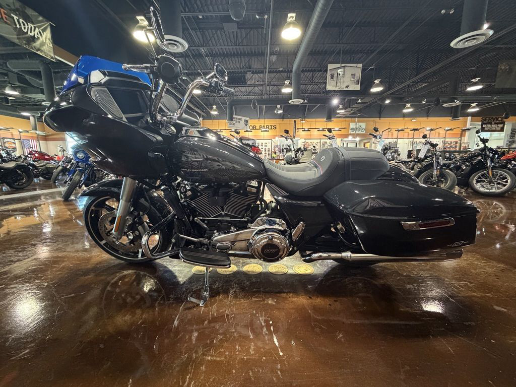 Road Glide®