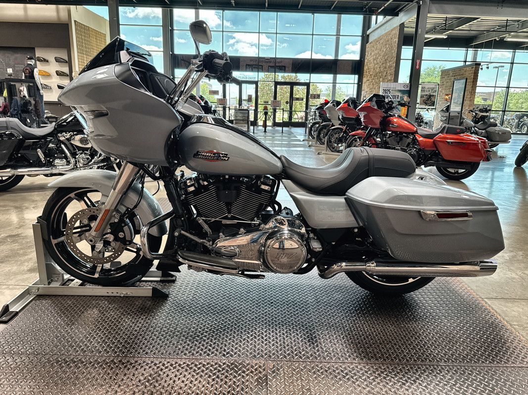 Road Glide®