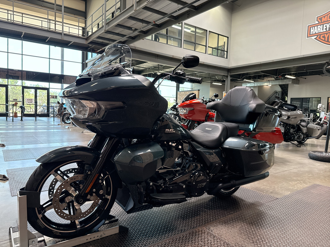 Road Glide®