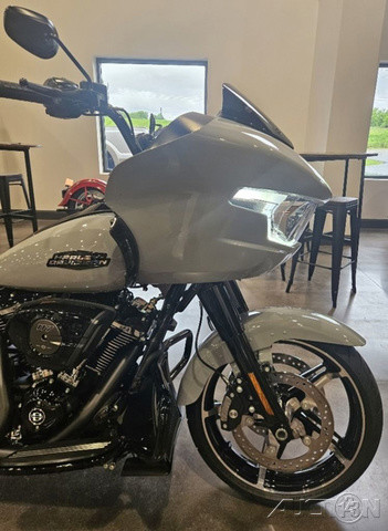 Road Glide®