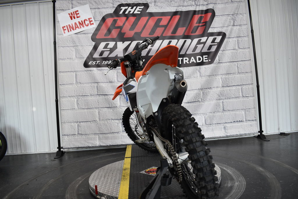 125 SX