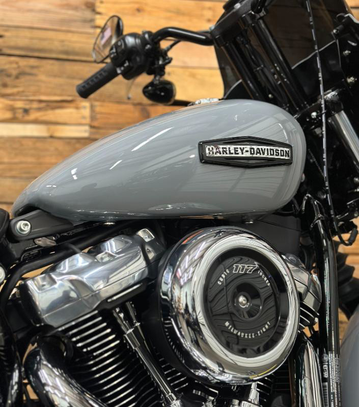 Street Bob®