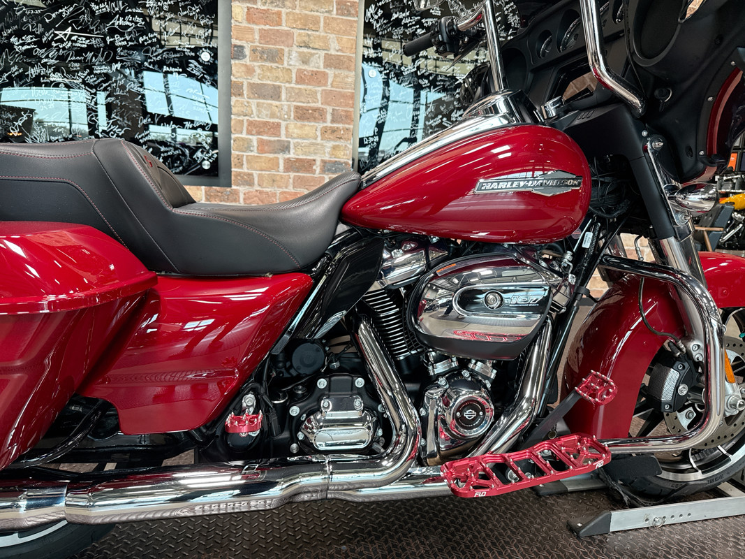 Street Glide®