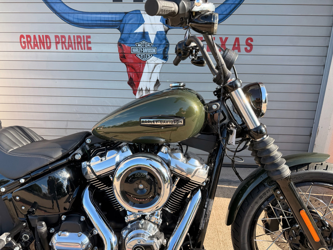 Street Bob®