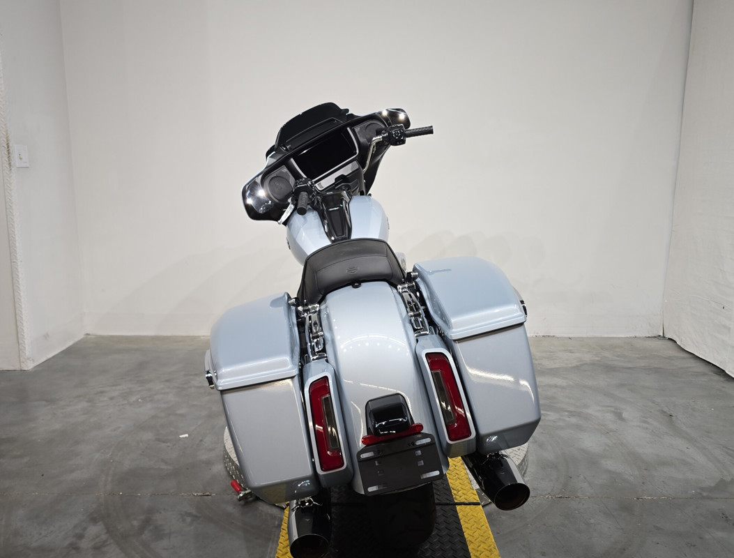 Street Glide®