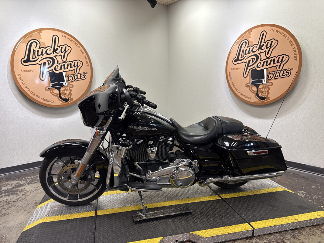 Street Glide®