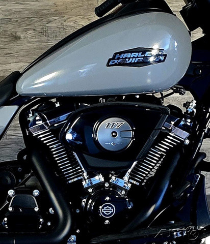 Street Glide®