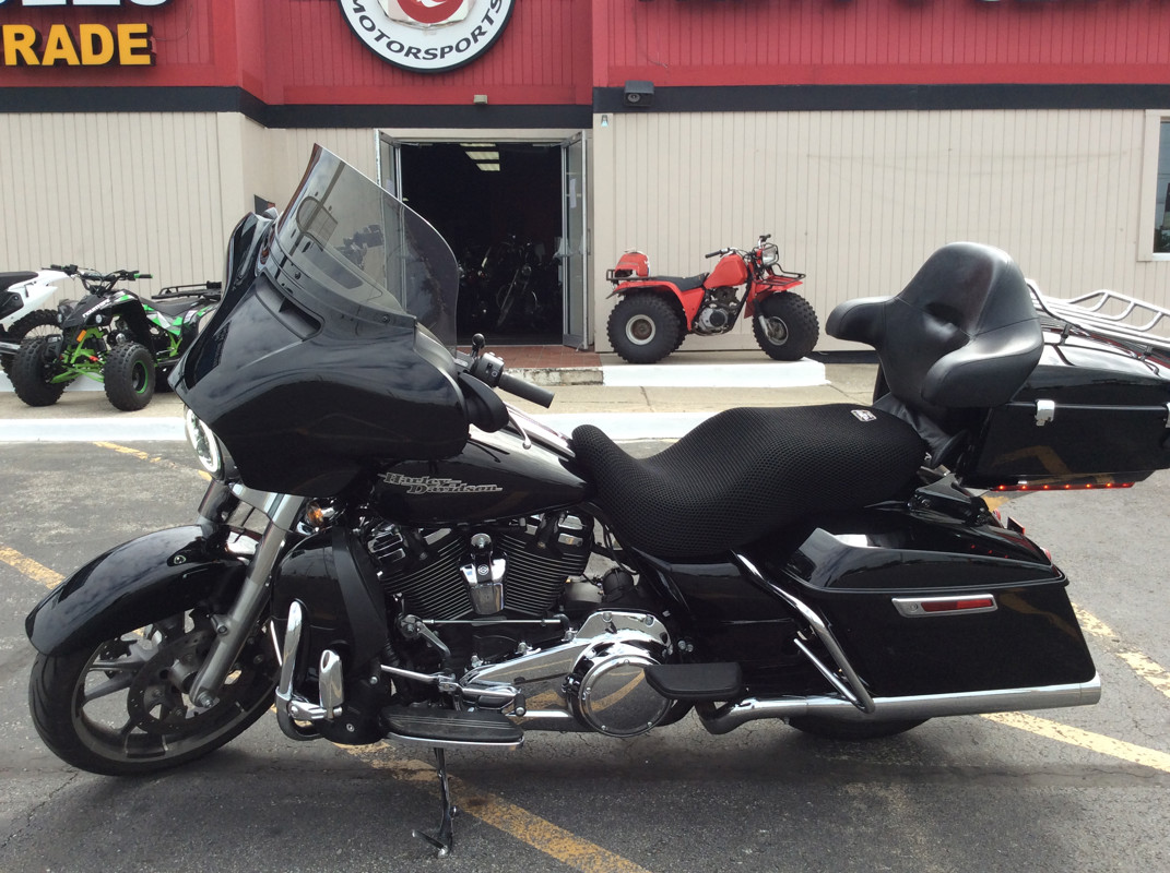 Street Glide®