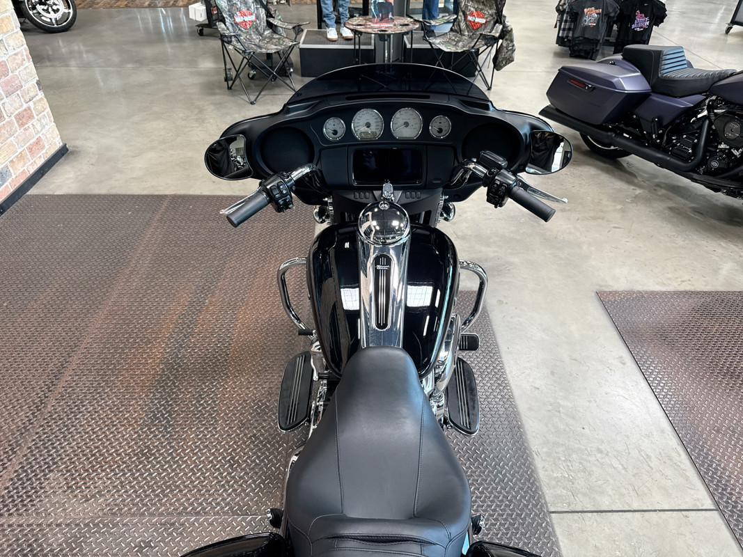 Street Glide®