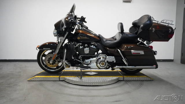 Electra Glide® Ultra® Limited 110th Anniversary