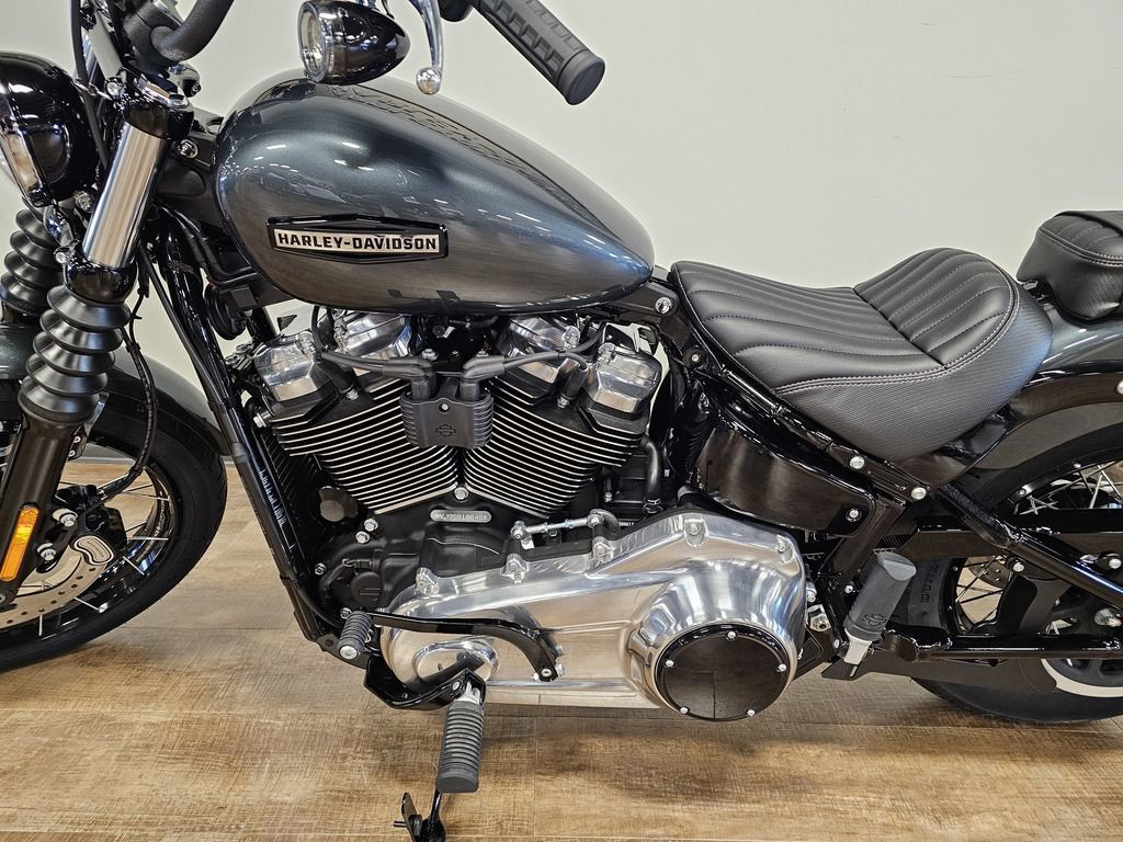 Street Bob®