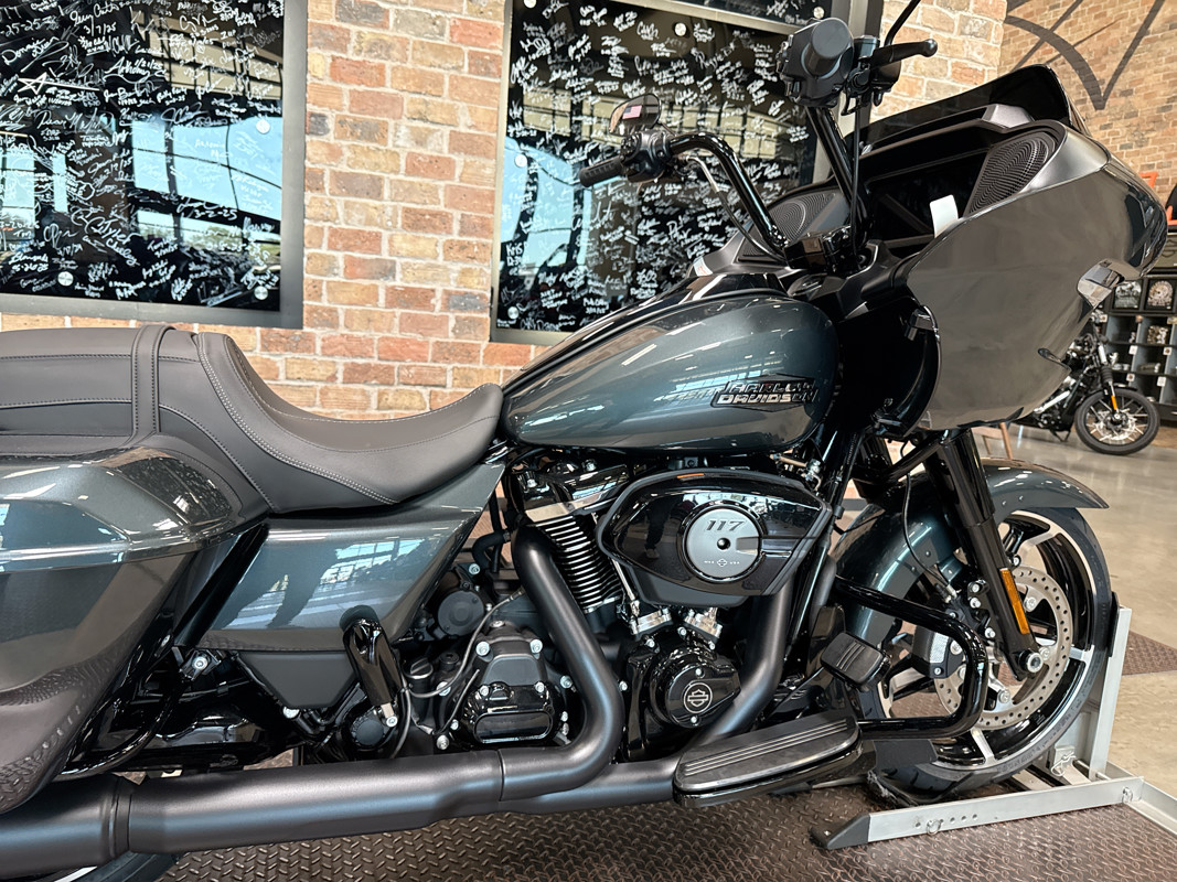 Road Glide®