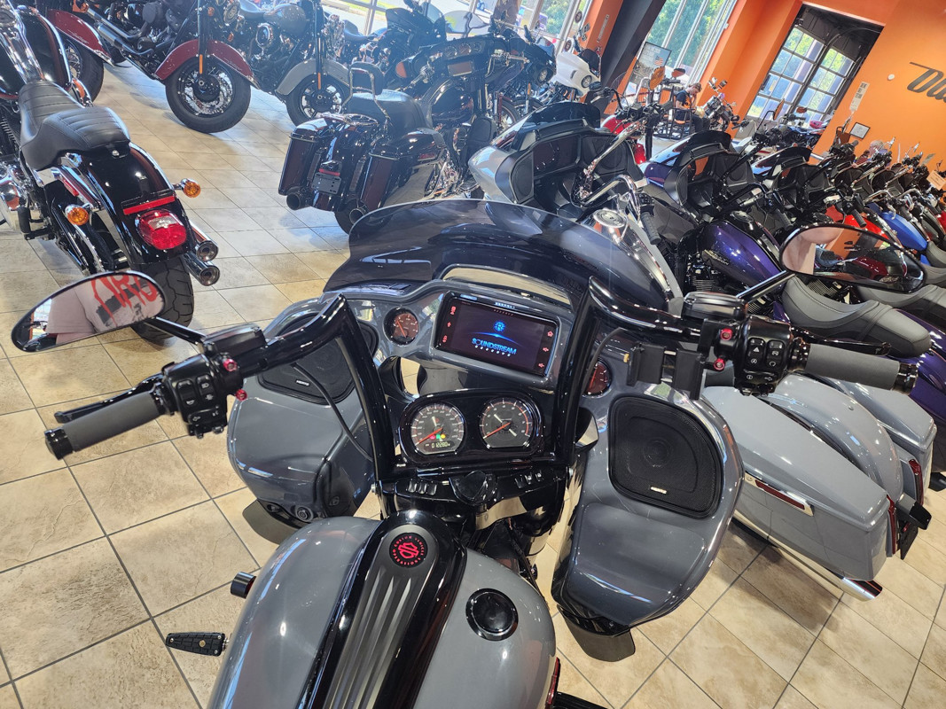 CVO® Road Glide®