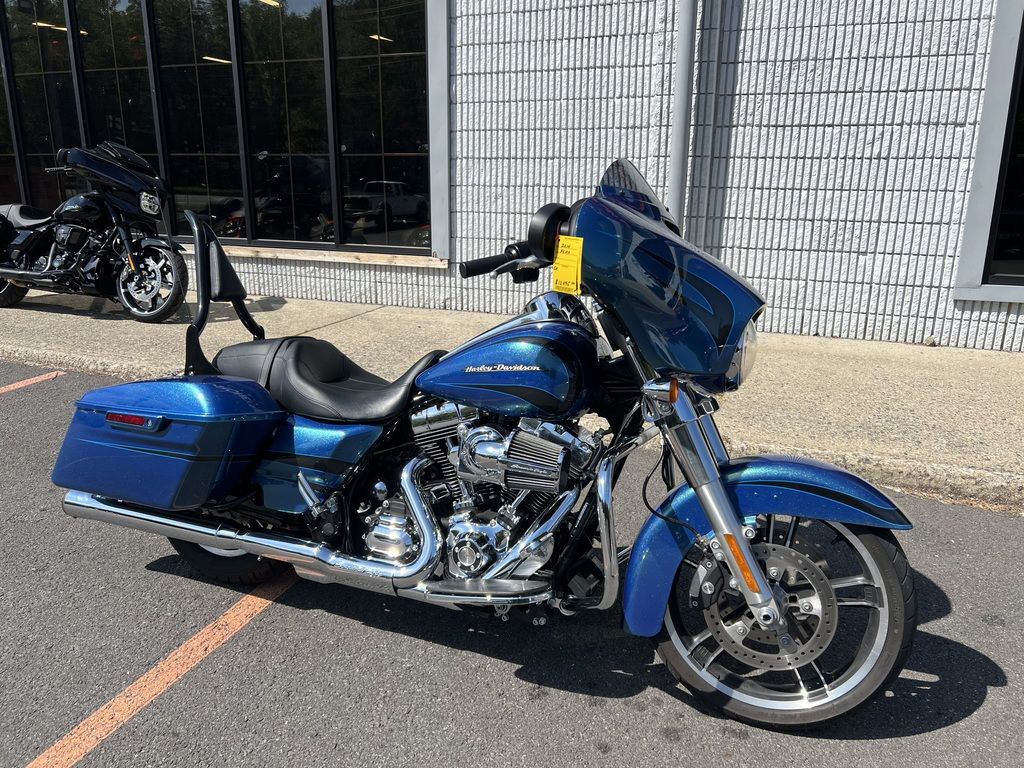 Street Glide®