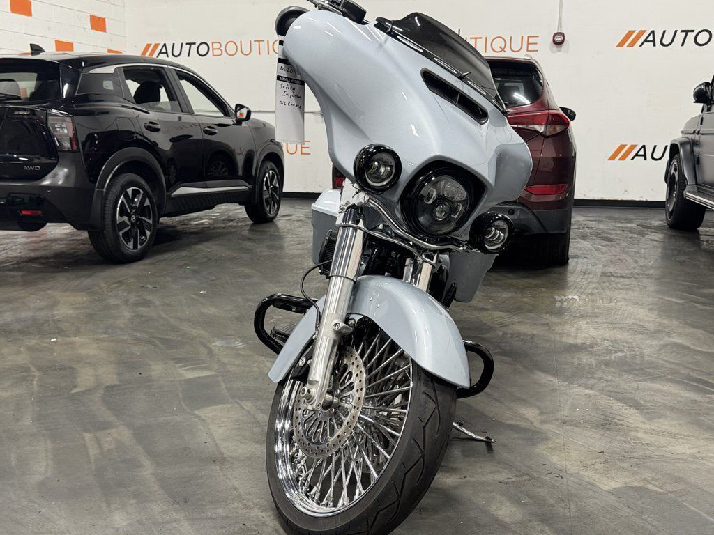 Street Glide®