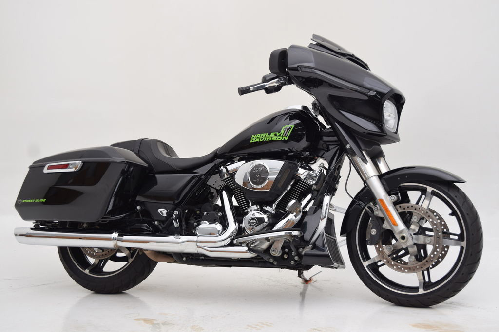 Street Glide®