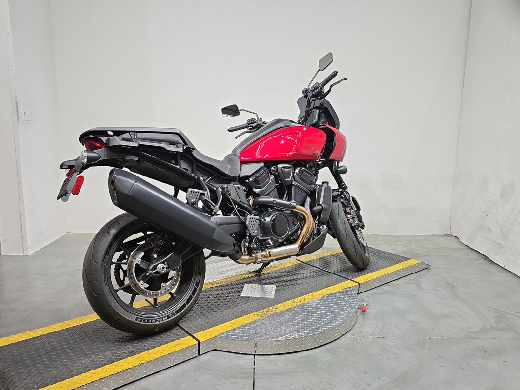 Pan America® 1250 ST
