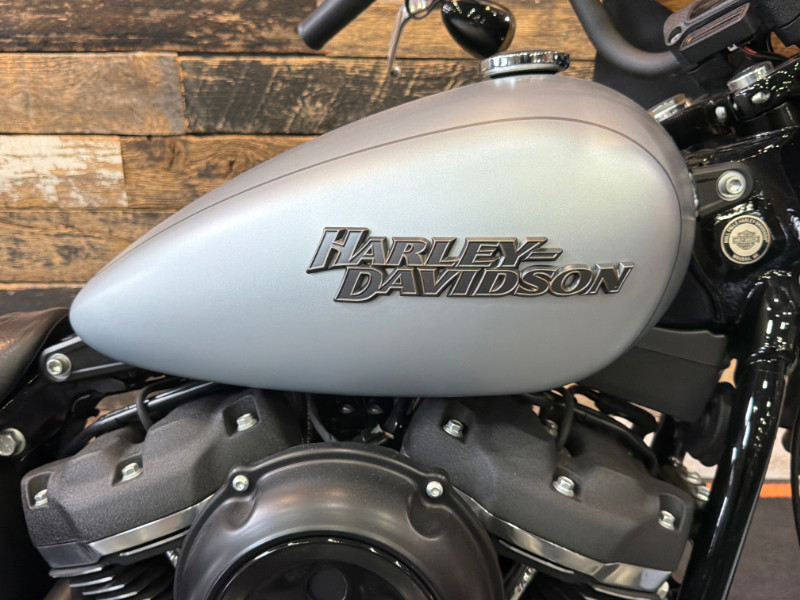 Street Bob®