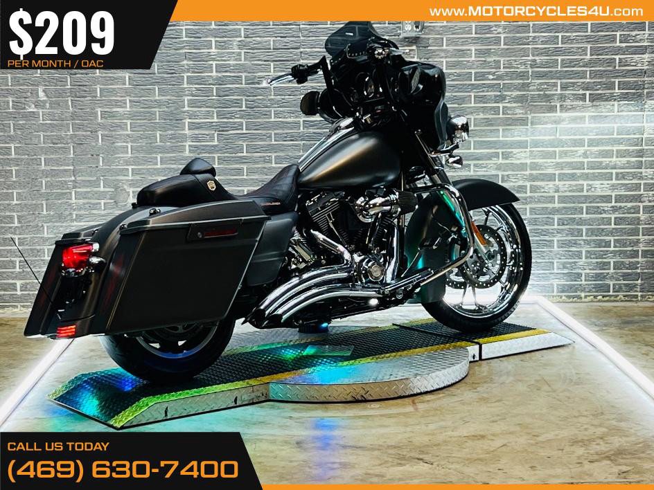Street Glide®