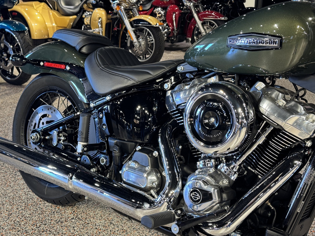 Street Bob®