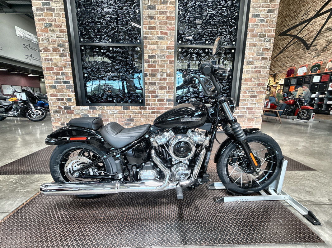 Street Bob®