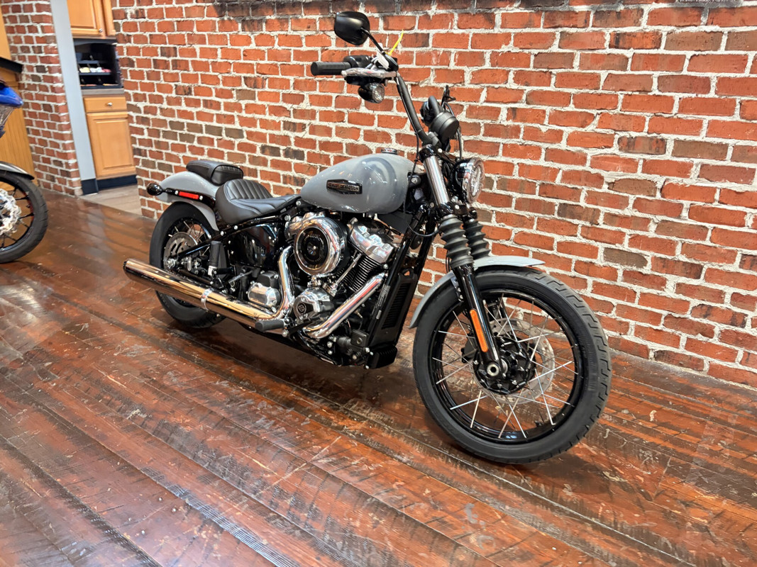 Street Bob®