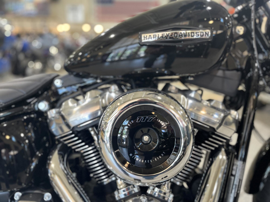 Street Bob®