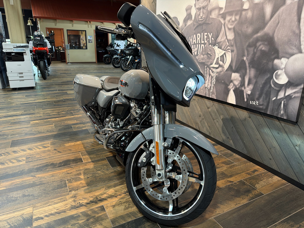 Street Glide®