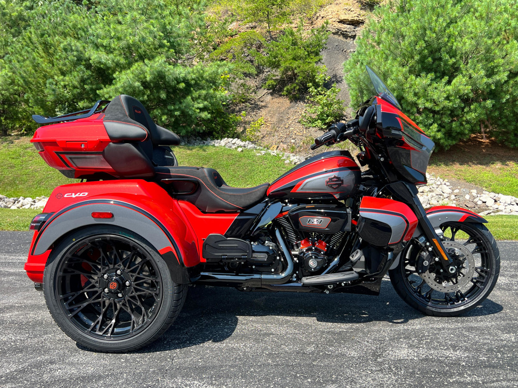 CVO® Street Glide® 3 Limited