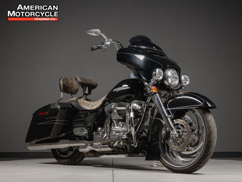 Street Glide®